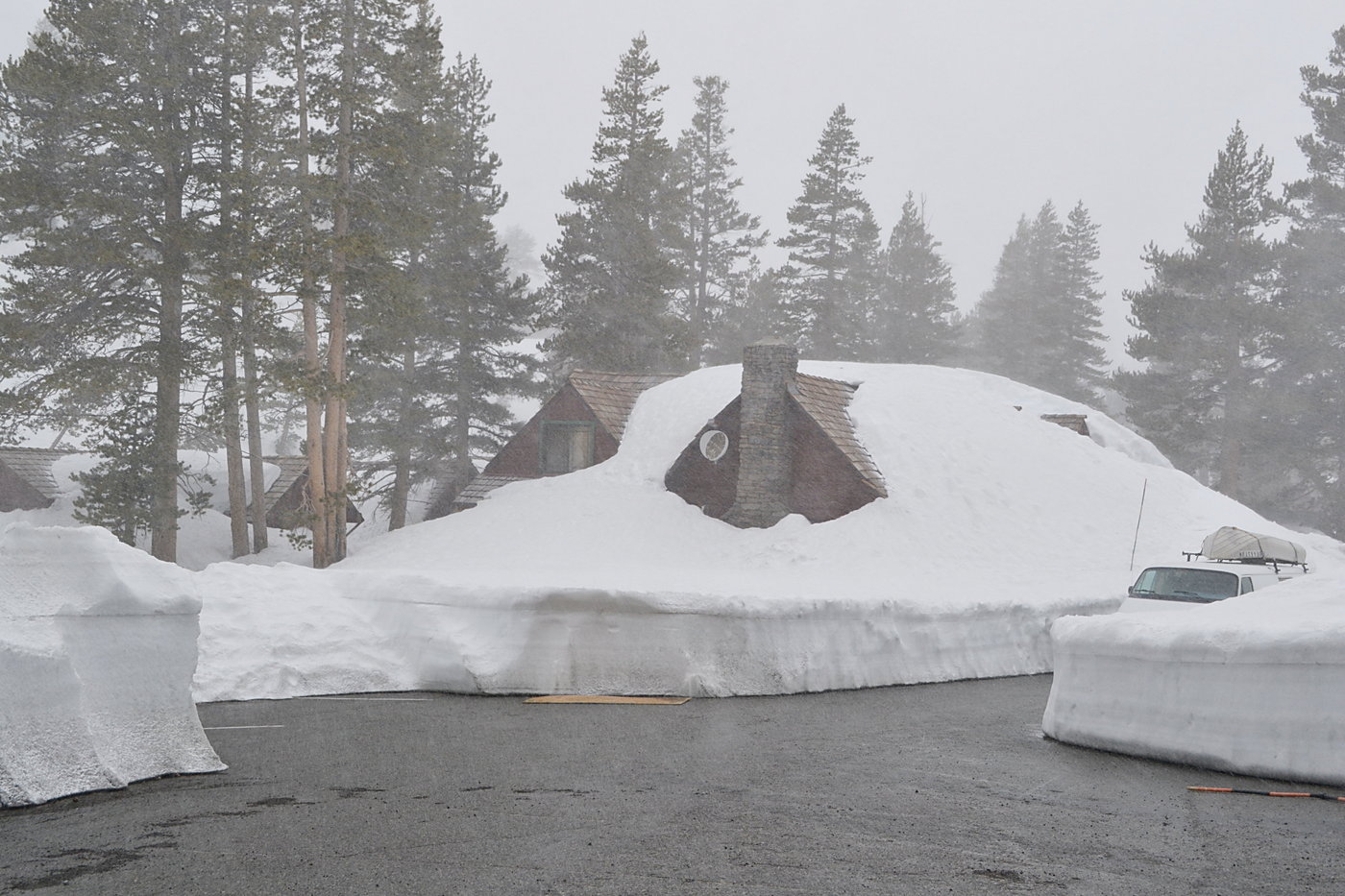 Tioga Pass Resort