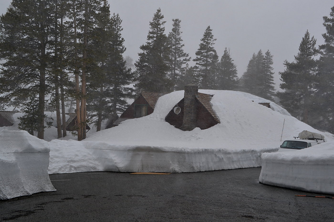 Tioga Pass Resort