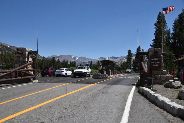 Tioga Pass Entrance