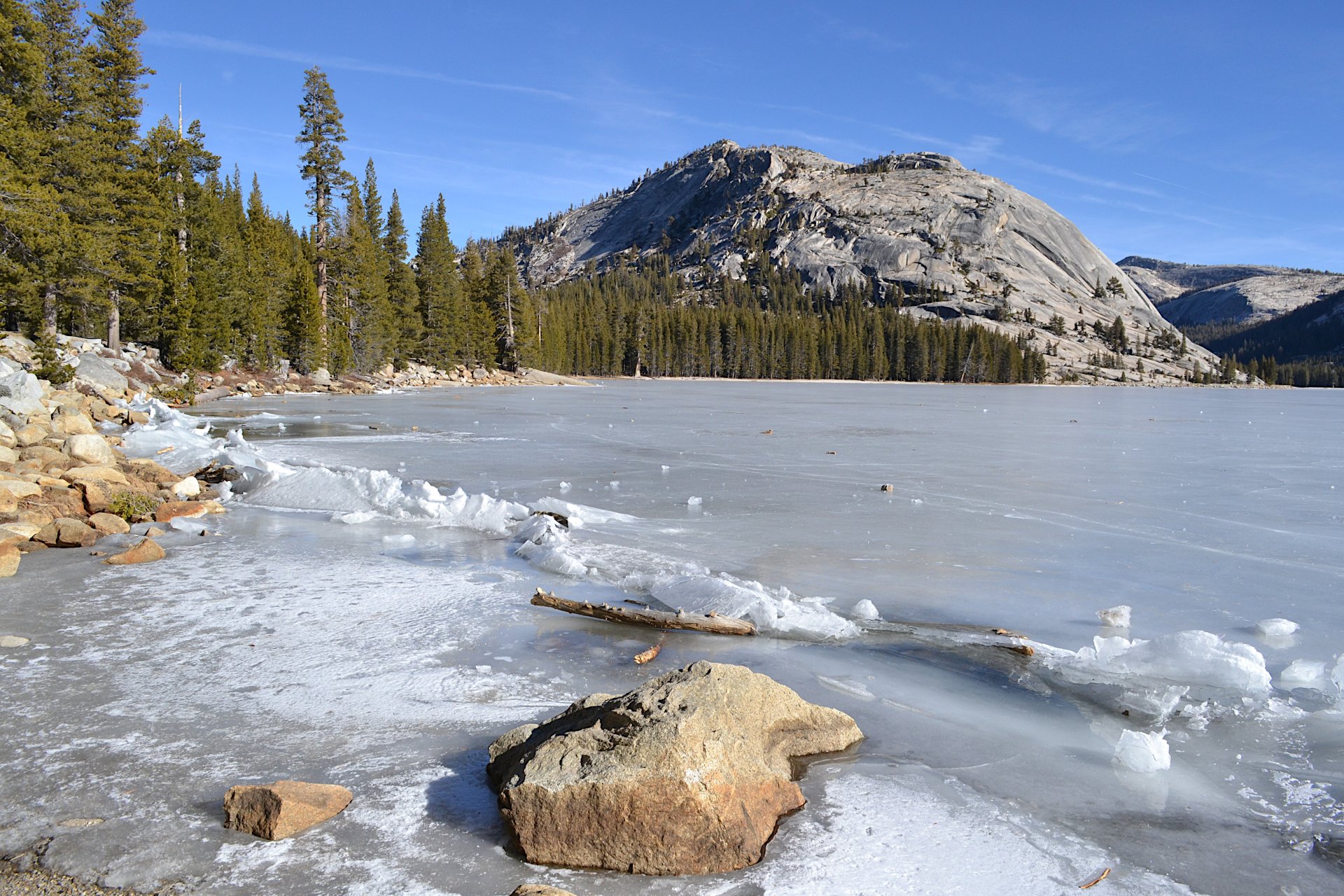 Teneya Lake - January 2012