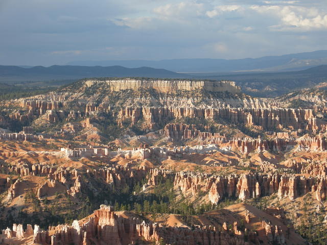 View from the Rim Trail near Bryce Point